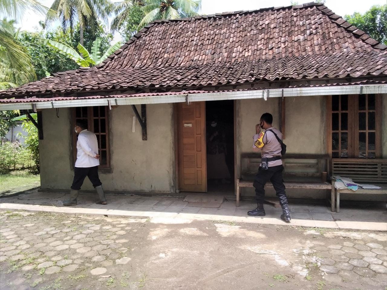 Uang 3,6 Juta Raib Setelah Kedatangan Tamu